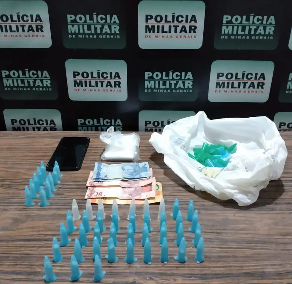 Abordagem Policial Resultou na Apreensão de Entorpecentes Prontos para Venda